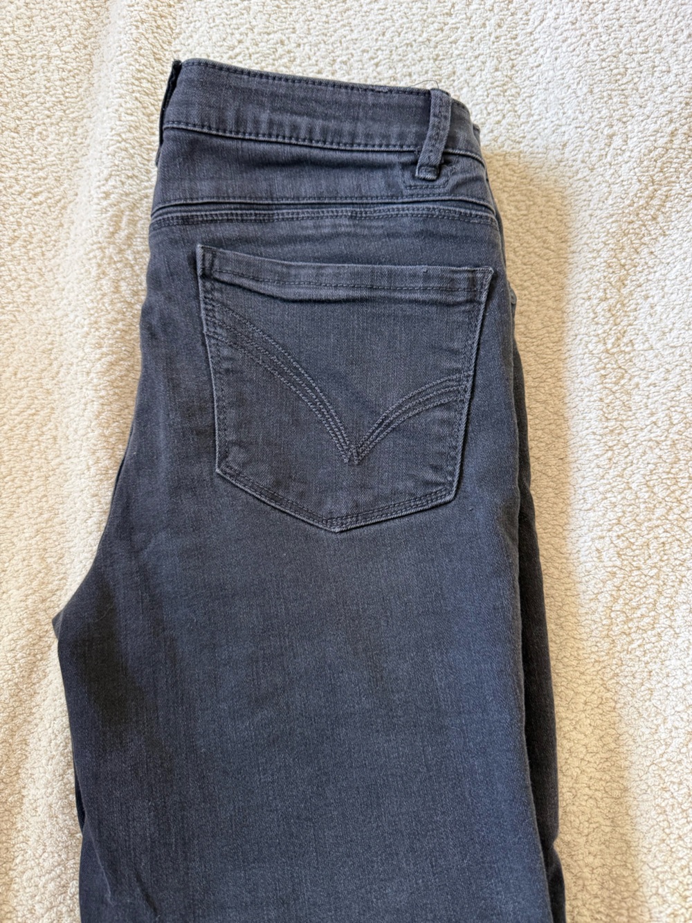 Wit & Wisdom frayed jeans with absolution waist
